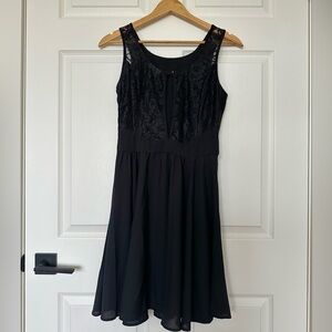 Black Cocktail Length Dress with Lace Detailing sz 38